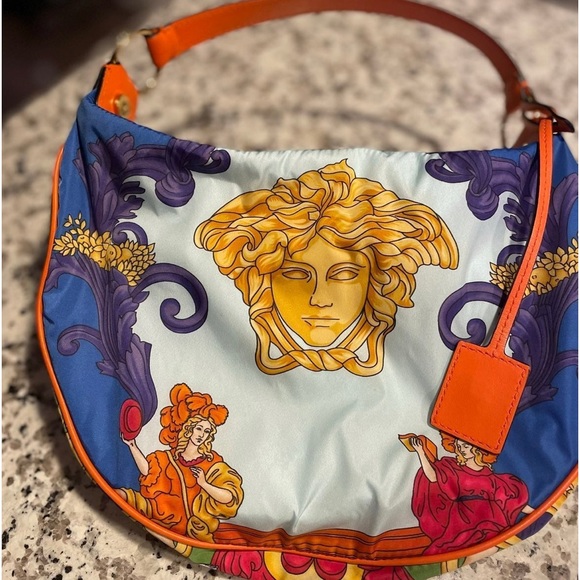Versace half mood Medusa purse - Picture 3 of 5